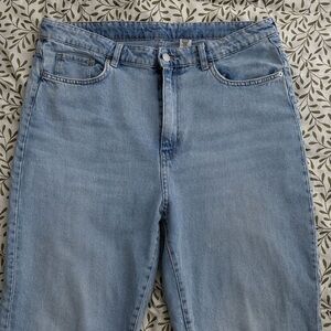 Blue Lightwash Mom Jeans